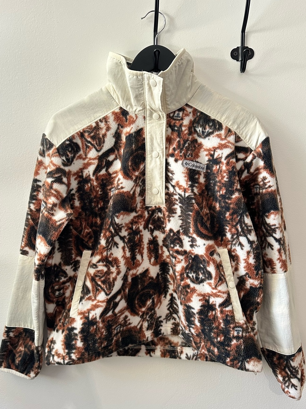 Columbia W’s Cropped Snap-T Fleece Pullover Wolves and Forest Print Jacket